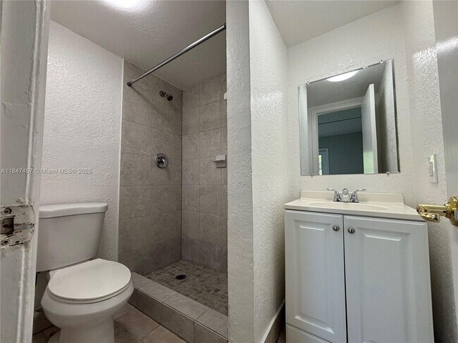 Building Photo - 7921 NW 44th Ct