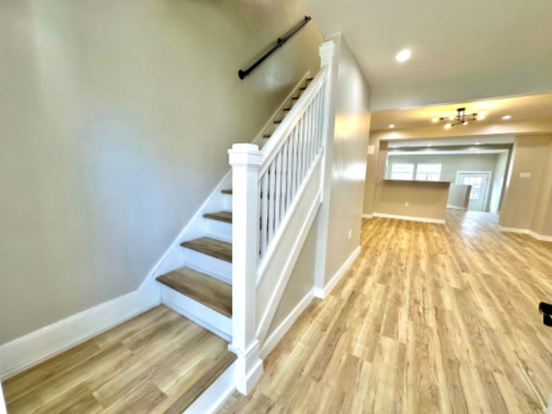 Building Photo - 266 St Helena Ave