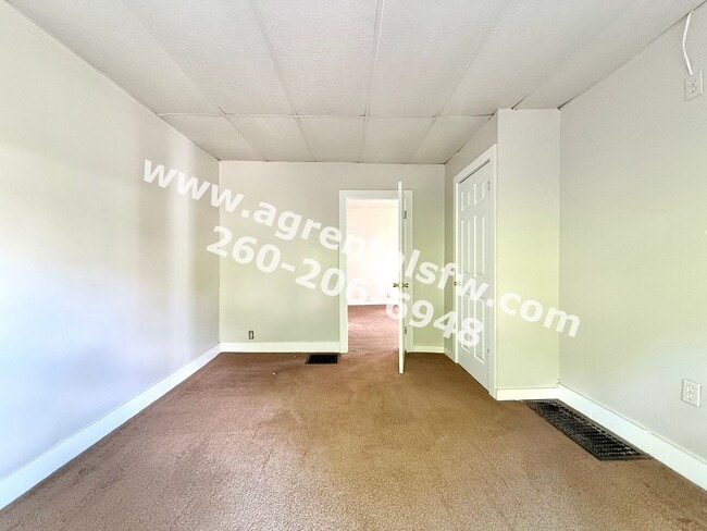 Building Photo - 2 bedroom house
