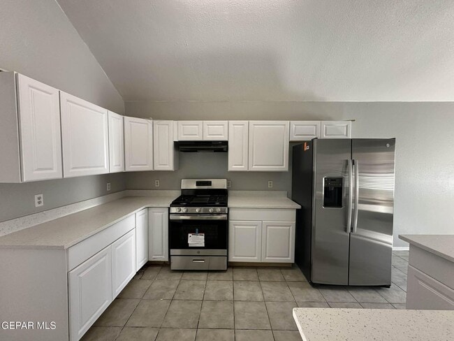 Building Photo - 11364 Crater Lake Ave