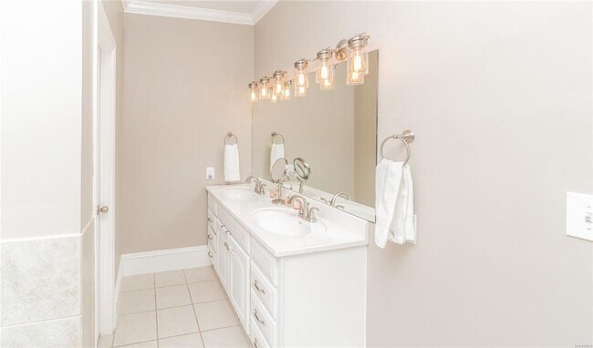 Building Photo - Home for Rent in Cloverdale