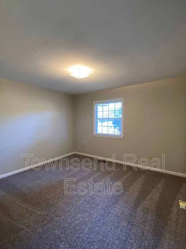 Building Photo - 6326 Greyfield Rd