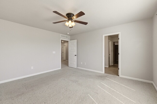 Building Photo - Beautiful Corner Lot, 3 Bedroom, 2.5 Bath with privacy fences and huge backyard!