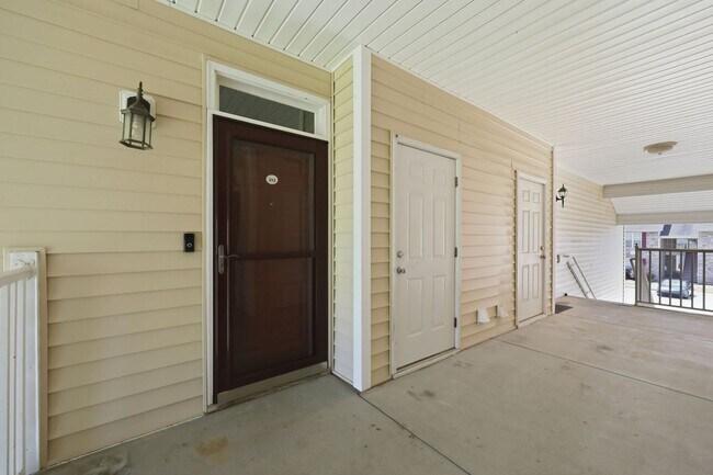 Building Photo - 1320 Kershaw Loop