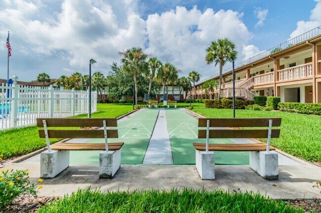 Building Photo - 650 Pinellas Point Dr S
