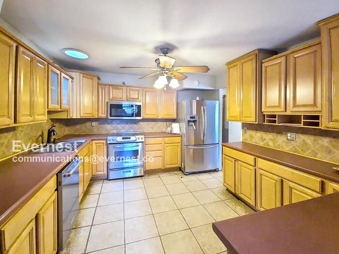 Building Photo - 1609 W 26th St