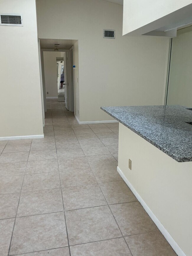 Building Photo - 2506 SE Anchorage Cove
