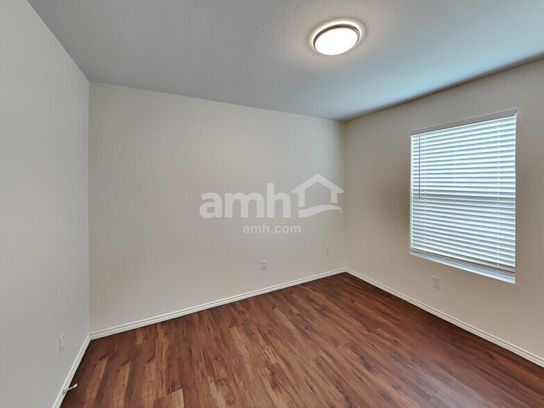 Building Photo - 11834 Silver Arbor