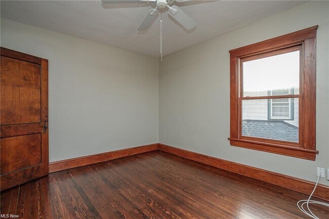 Building Photo - 1206 Edwards Ave