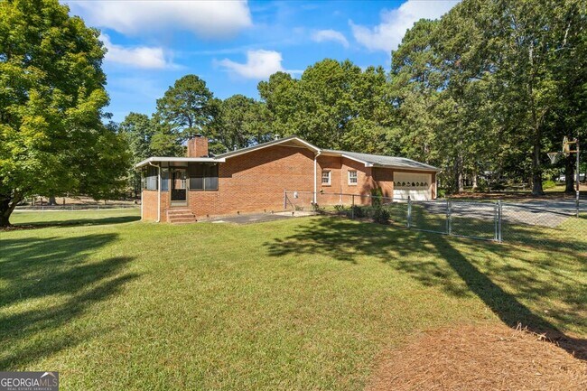 Building Photo - 3929 Lenora Church Rd