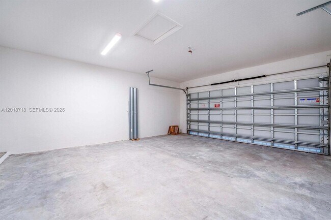 Building Photo - 4941 Oakmont Dr
