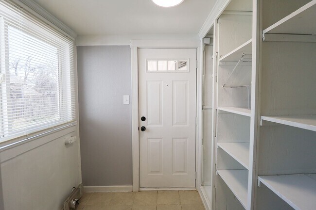 Building Photo - AVAILABLE NOW | VOUCHERS WELCOMED | 4 Bed | 2 Bath | West Tulsa