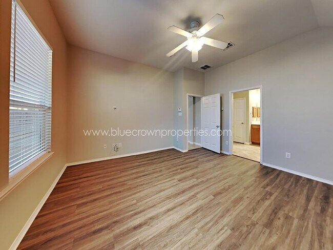 Building Photo - 2828 Glendale Way