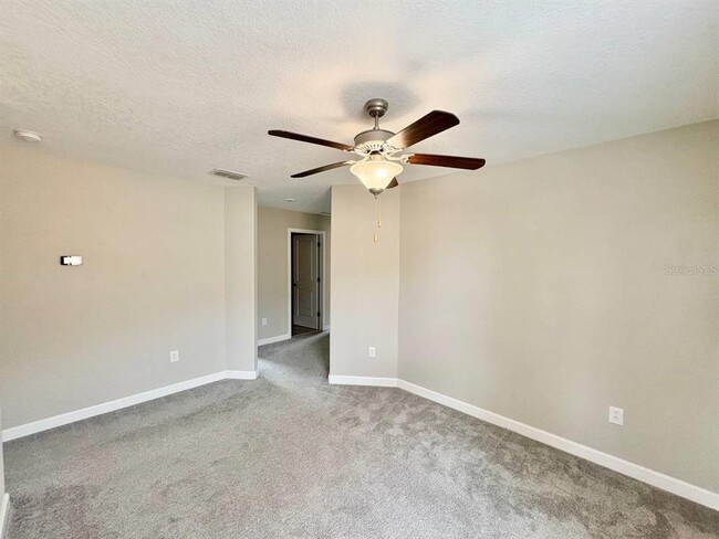 Building Photo - 1695 Ludington Ave