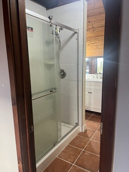 Building Photo - 289 White Bridge Rd