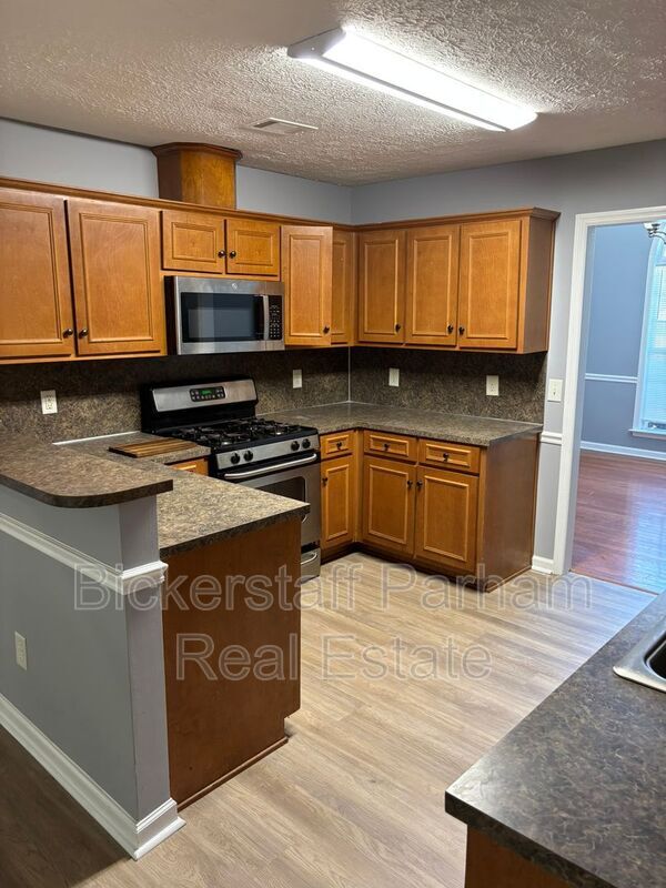 Building Photo - 1070 Watervalley Dr