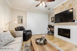Building Photo - 13810 Sutton Park Dr N