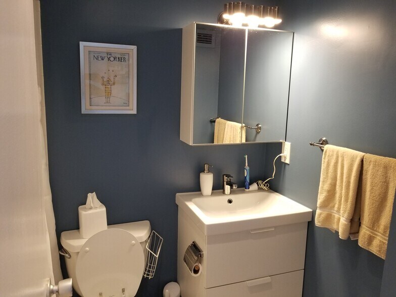 Bathroom - 1301 20th St NW
