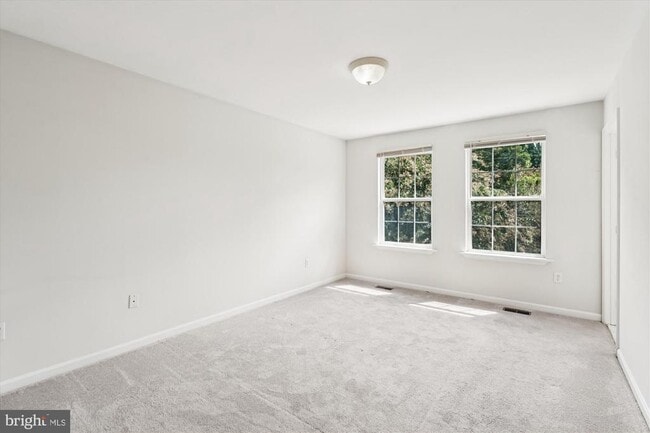 Building Photo - 1623 Chesapeake Ln