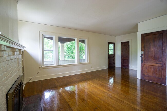 Building Photo - 716-718 Euclid Ave