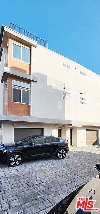 Building Photo - 1224 Alexandria Ave