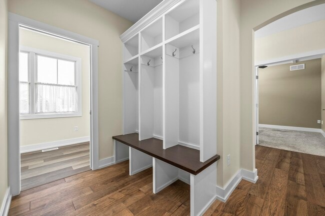 Building Photo - 37 Briarcrest Dr