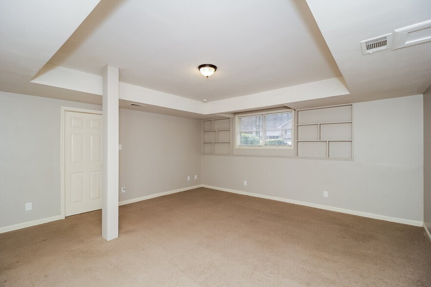 Building Photo - 48 Bethany Ct