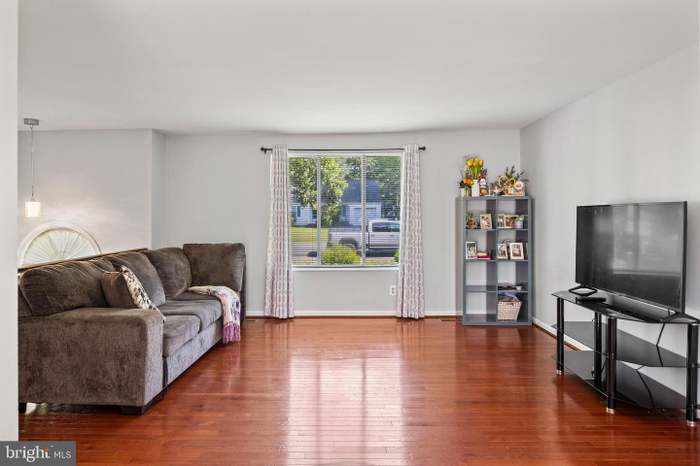 Building Photo - 10612 Holleybrooke Dr