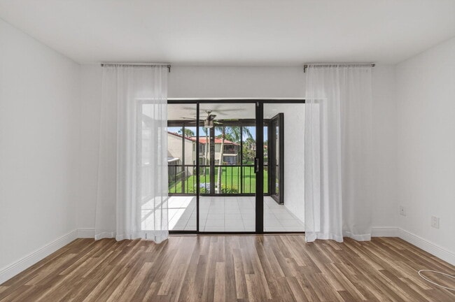 Building Photo - 8536 Casa Del Lago