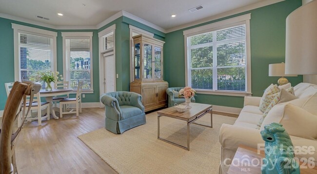 Building Photo - 16408 Holly Crest Ln