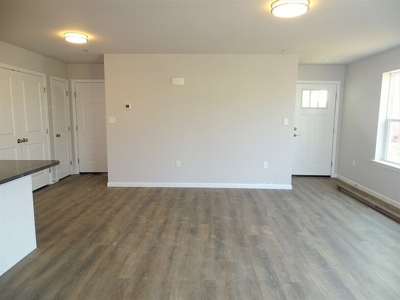 Building Photo - 26 Cobblestone Ct