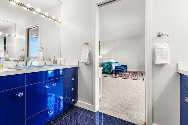 Building Photo - 275 U.S. 20-SI ID1240408P