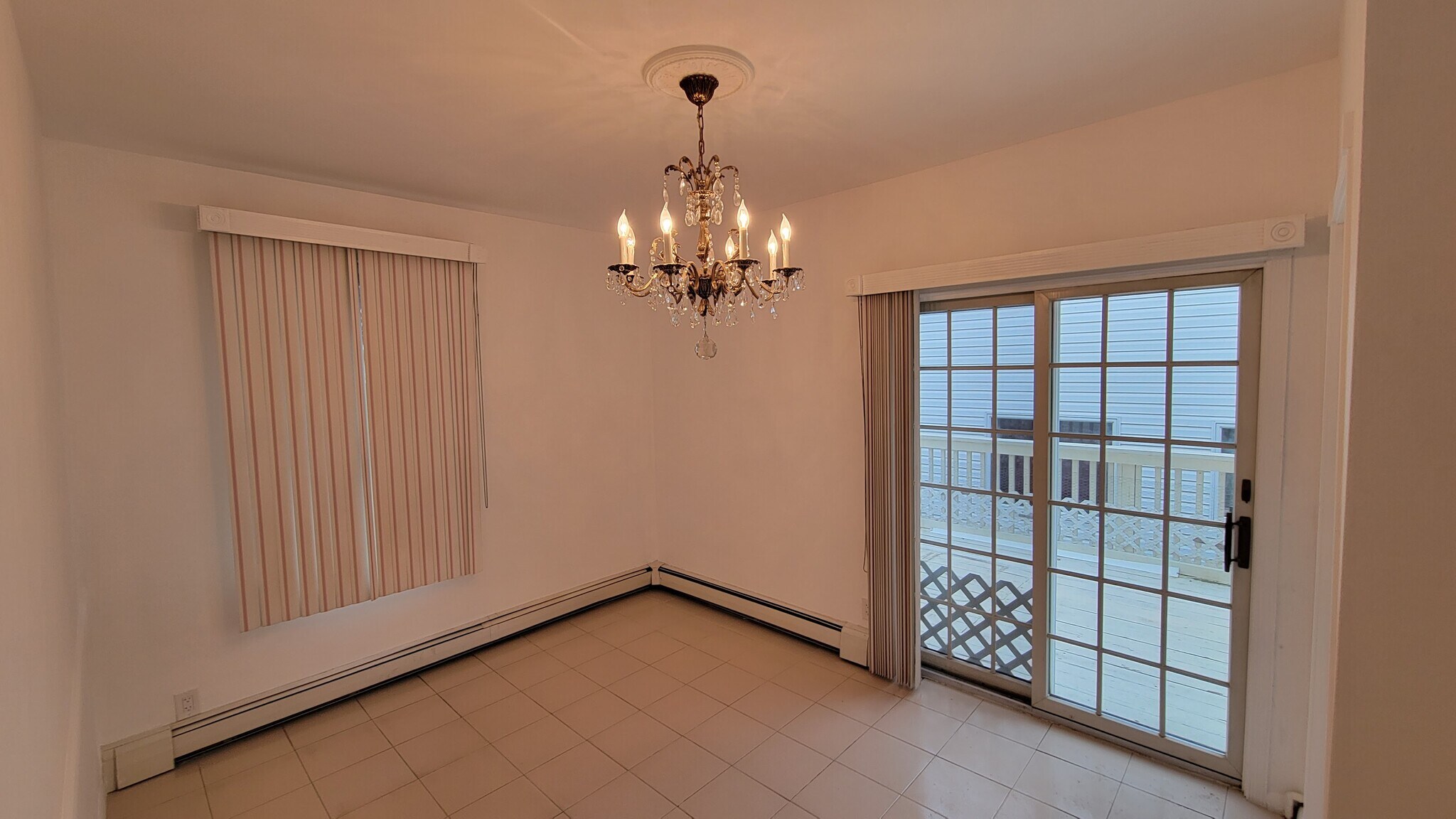 Building Photo - 768 Florence Pl