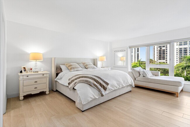 Building Photo - 2066 N Ocean Blvd