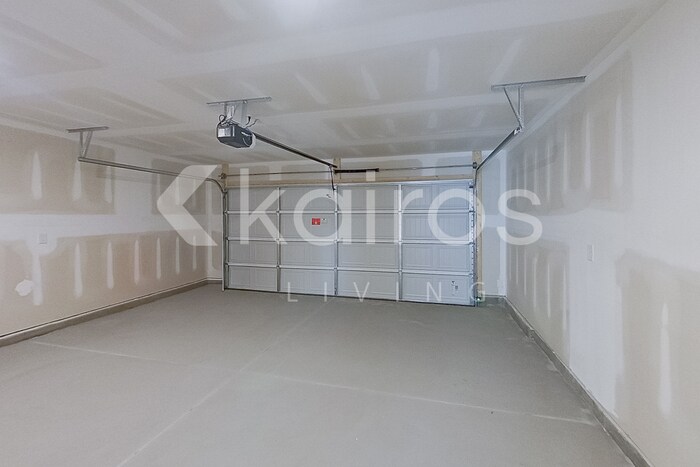 Building Photo - 132 George Oxford Dr