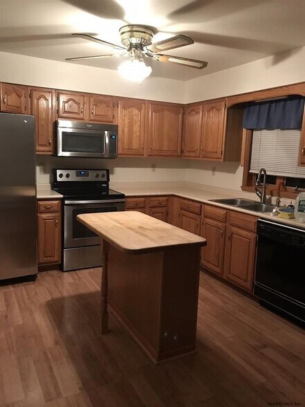 Building Photo - 78 Lower Newtown Rd