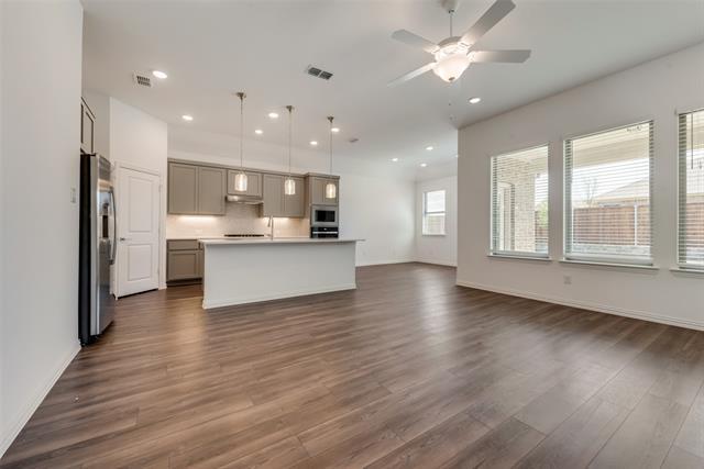 Building Photo - 3514 Honeysuckle Holw