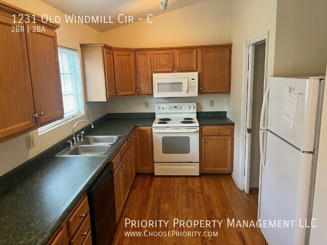 Building Photo - 1231 Old Windmill Cir