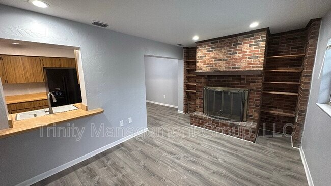 Building Photo - 12275 Linden Dr