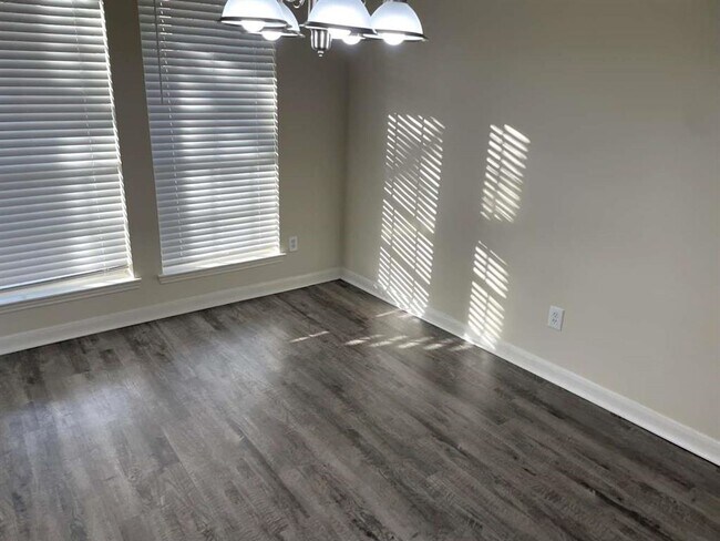 Building Photo - 3603 W Pine Orchard Dr