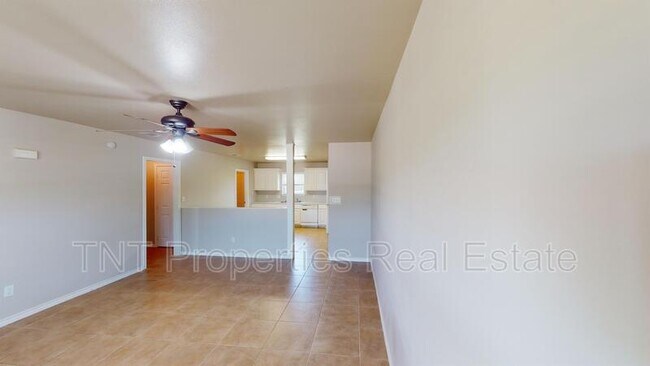 Building Photo - 9904 Risky's Ranch Dr