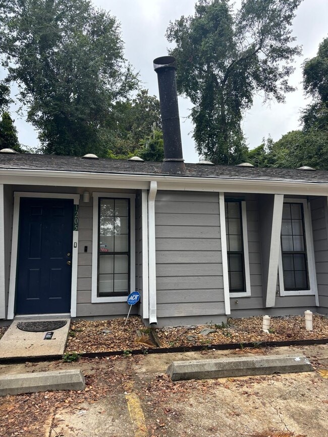 Building Photo - Charming 1 Bedroom 1 Bathroom with a loft!