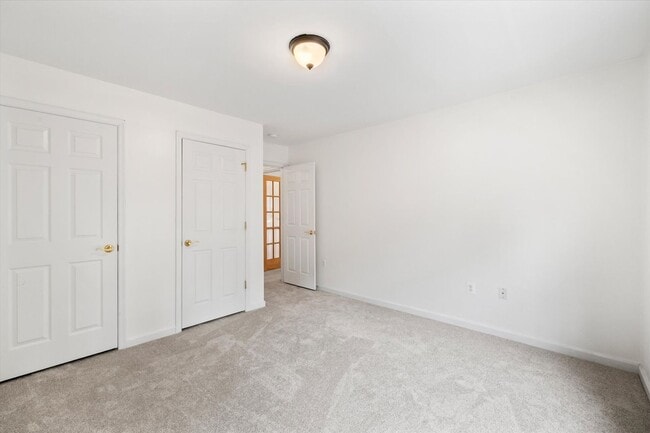 Building Photo - Amenity filled and Gated Community