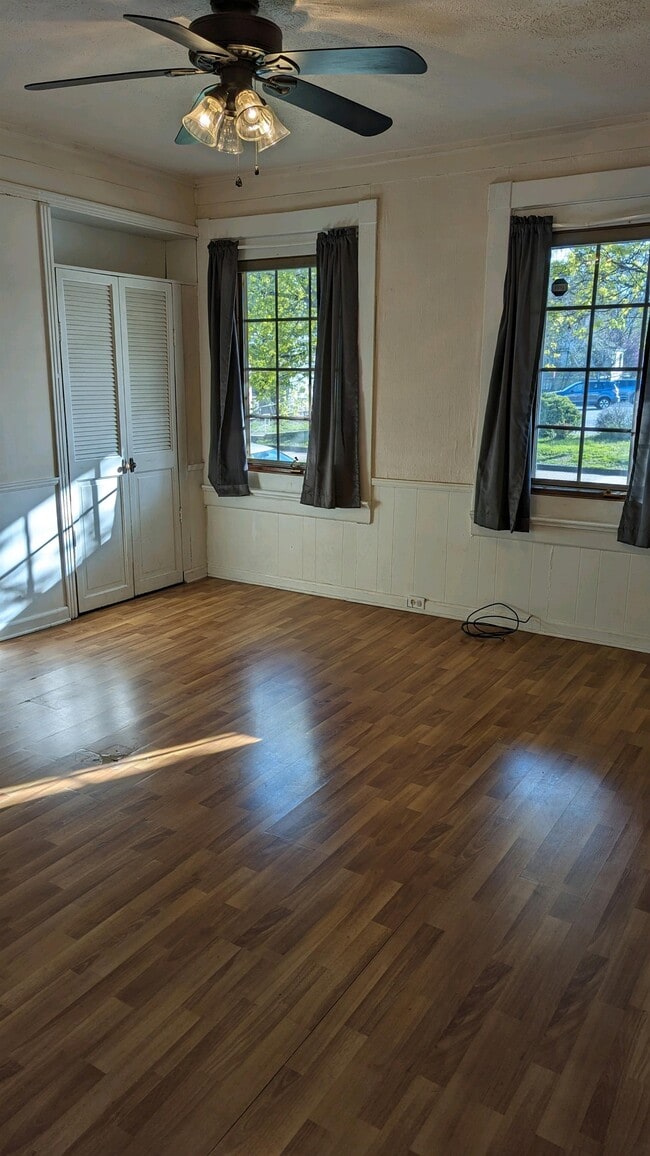 Building Photo - 730 Maplewood Ave
