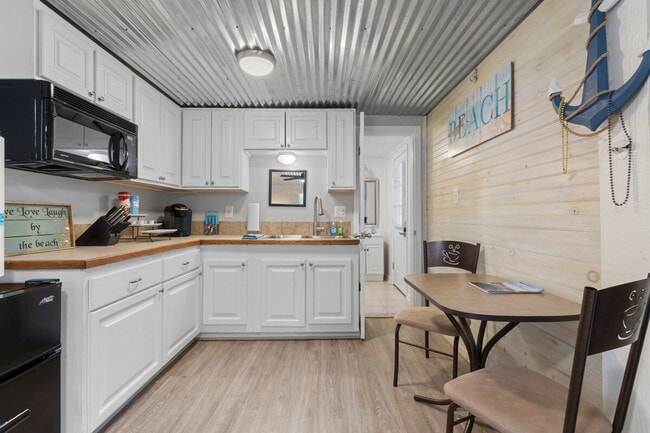 Building Photo - 312 Water St