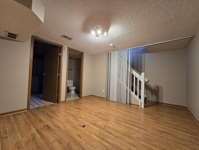 Building Photo - 5690 Kilbury Ln