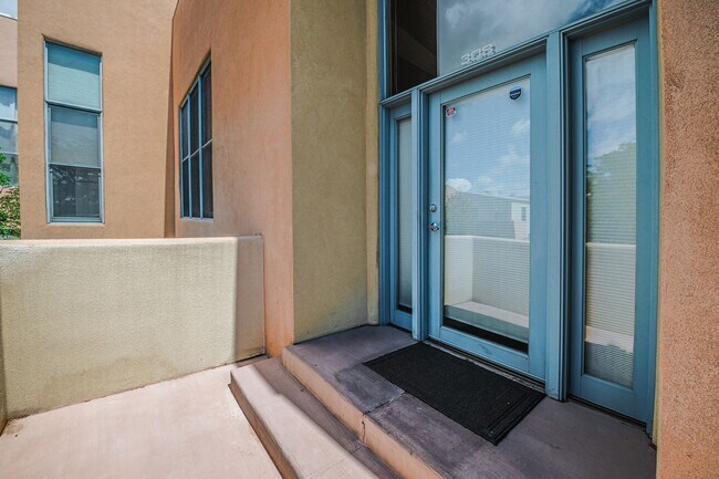Building Photo - 3600 Cerrillos Rd