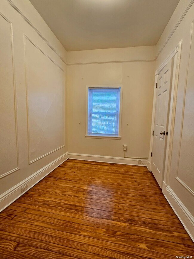 Building Photo - 21-20 41st St