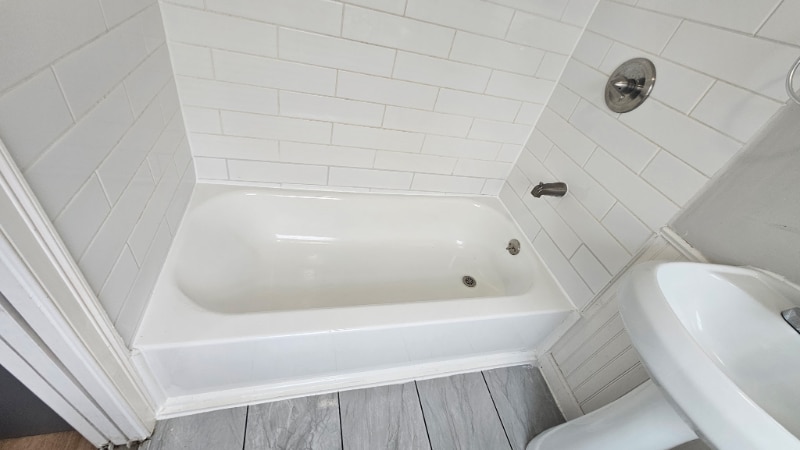 Building Photo - 258 Notre Dame Ave