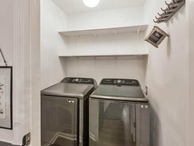 Building Photo - 2790 Farmstead Rd